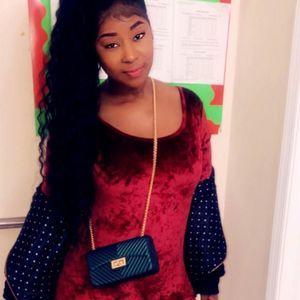 Meet your Posher, Meira